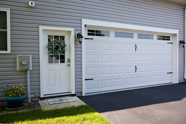24/7 Emergency Garage Door Panel Replacement experts in Poplar Plains, CT
